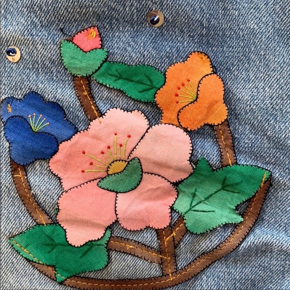 Levi’s Festival Cutoff Embellished Denim Shorts 27 4 26 Flower Power Woodstock - Picture 4 of 12